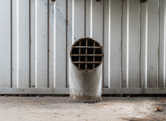 Ventilation pipe with welded grate