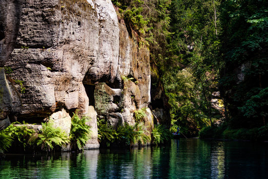 Fahrt duch die Kamnitz Klamm  in der B&ouml;hmischen Schweiz