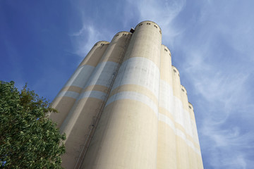 Silos bei Hameln, Niedersachsen, Deutschland