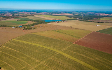Fototapeta na wymiar plantação em fazenda agronegócios aéreas drone