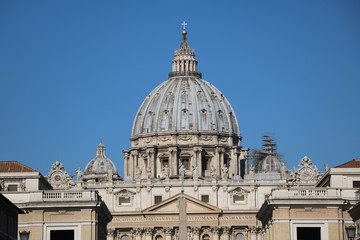 Fototapeta na wymiar Basilika Sankt Peter at St. Peter's Square in Rome, Italy