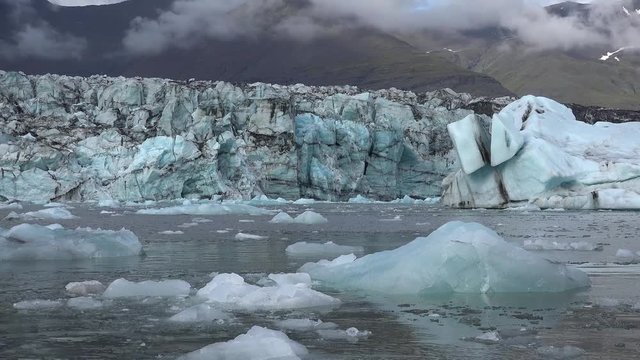 Icebergs in the Jokulsarlon lagoon (Iceland; 4K footage)