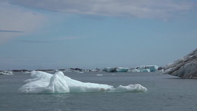 Jokulsarlon glacier lagoon (Iceland). This area is part of the Vatnajokull National Park.