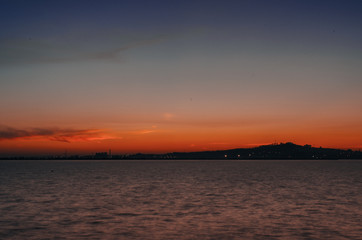 atardecer tras el cerro