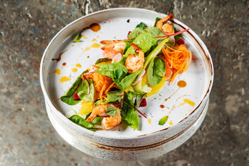 salad with shrimps
