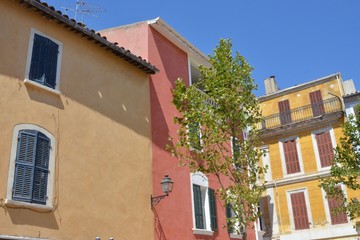 Fototapeta na wymiar Traditionnelles maisons, Martigues, South of France