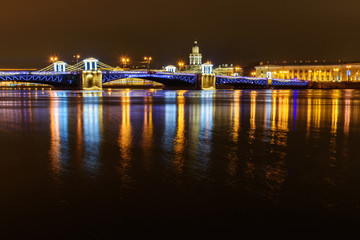 Fototapeta na wymiar Palace Bridge at night. Saint Petersburg, Russia