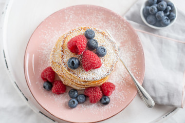 Pfannkuchen mit Beeren 