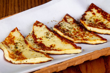 Grilled halloumi cheese