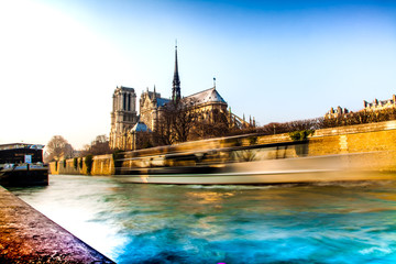 Timelapse sur la Seine avec Notre Dame