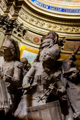 Fototapeta na wymiar Statues et architecture du Panthéon