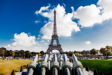 Tour Eiffel et nuages