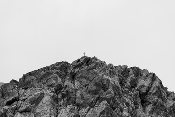 Gipfelkreuz in den Alpen