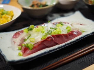 イナダの刺身