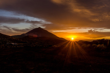 Fototapeta na wymiar Sonnenuntergang am Teide auf Teneriffa