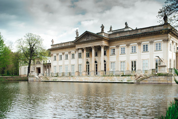 Fototapeta na wymiar Ancient palace and park ensemble of Lazienki in Warsaw