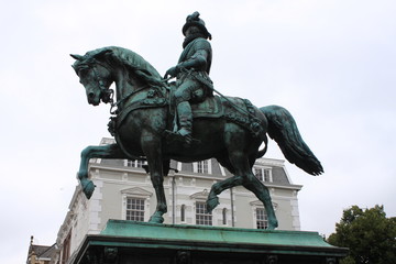 Obraz premium Equestrian statue of William I, Prince of Orange on the Noordeinde street in The Hague, Netherlands. The statue by the French sculptor Emilien de Nieuwerkerke was unveiled on November 17, 1845.