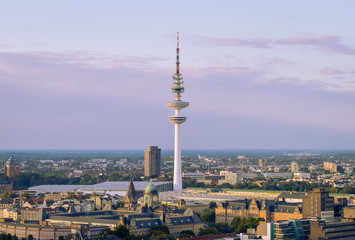Fototapeta na wymiar Germany, Hamburg, view to Heinrich-Hertz-Tower in the evening