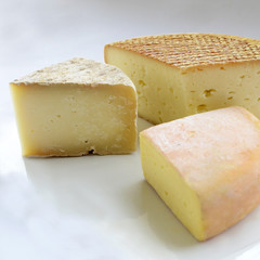 Fromage / morceaux de fromages : fleur de brebis, tomme...
