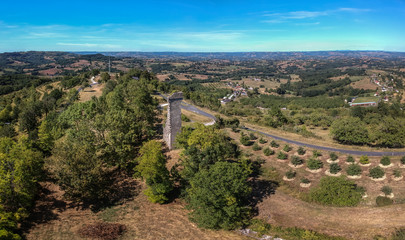 Yssandon - Vue a&eacute;rienne de la tour (Corr&egrave;ze, France)
