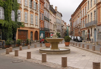 Fototapeta na wymiar Place Sainte Scarbes à Toulouse, Haute-Garonne