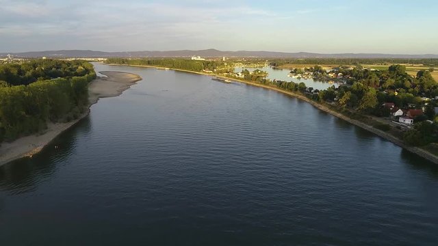 Rheinbiegung und Frachtschiff Part 3