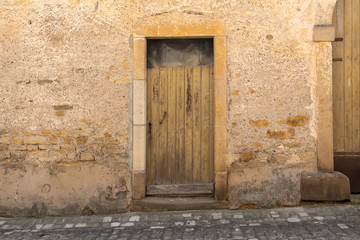 Fototapeta na wymiar Old Yellow Door