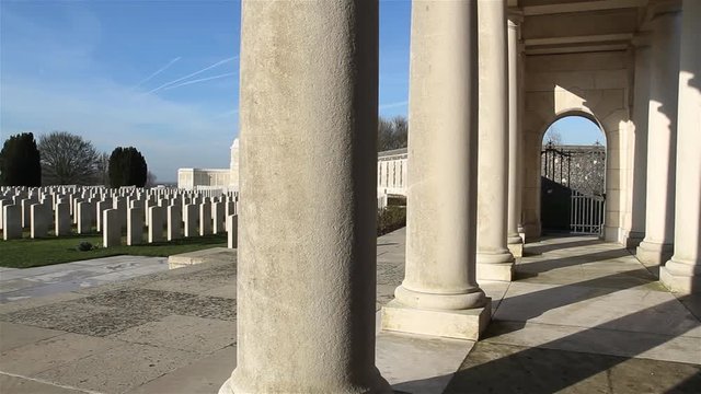 Tyne Cot Memorial :  Flanders Fields ' largest british cemetery 