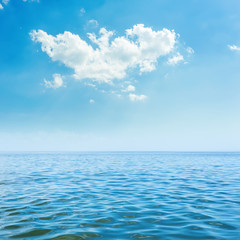 Fototapeta na wymiar blue sea and clouds
