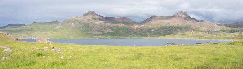Fototapeta na wymiar Landschaft im Gebiet um Bakkagerði / Ostfjorde - Island