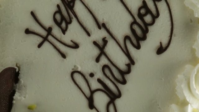 Torta con panna e cioccolato