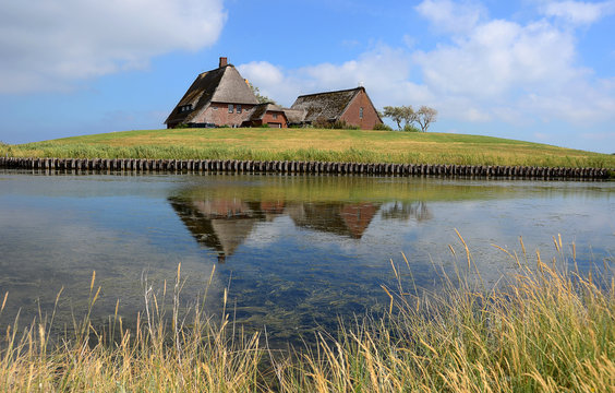Kirchwarft Hallig Hooge