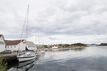 Fototapeta premium beautiful large sailboat at the pier 