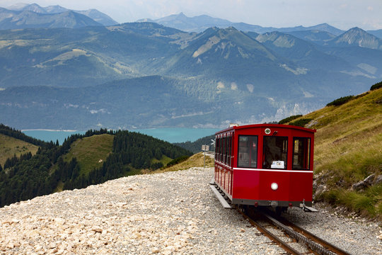 schafbergbahn train approaching summit