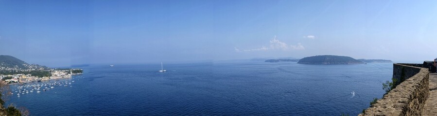 Obraz premium vivara island seen from ischia