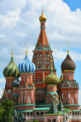 Fototapeta na wymiar St. Basil's Cathedral, moscow, russia, cathedral, church, basil, architecture, kremlin, square, red, orthodox, red square, old, dome, building, st, travel, history, religion, sky, saint, monument