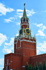 Fototapeta na wymiar moscow, russia, architecture, tower, kremlin, church, red, cathedral, building, square, sky, star, brick, history, basil, religion, old, travel, dome, orthodox, blue, symbol, culture, temple, city