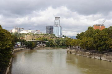 Kura river in Tbilisi © Vic