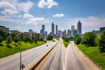 Fototapeta premium The Atlanta Skyline from the Jackson Street Bridge