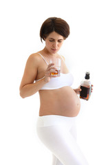 Schwanger Frau überlegt ob sie Alkohol trinkt