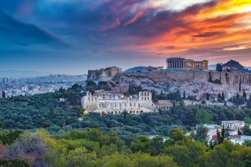 Foto op Canvas Panorama view on the the Acropolis in Athens, Greece at sunrise. Scenic travel background with dramatic clouds. © Funny Studio