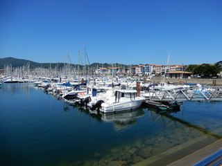 Fototapeta na wymiar Port d'Hendaye, Pyrénèes Atlantique, France