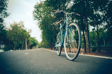 Obraz premium Bicycle park road lane vintage style