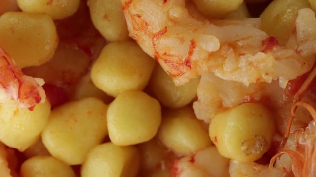 Gnocchetti di patate con gamberi