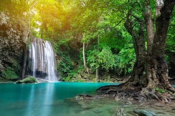 Fototapete Rund Erawan Wasserfall im tropischen Wald, Thailand © totojang1977