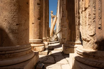 Deurstickers Tipped column of the peristyle of Bacchus temple, Baalbec heritage site, Lebanon. © Em Campos