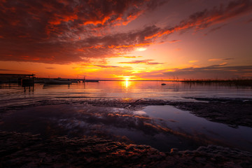 Obraz premium sunset landscape water