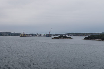 Fjord in Norwegen an einem bew&ouml;lkten Morgen