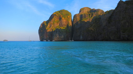 Fototapeta premium Sunrise in Phi Phi islands
