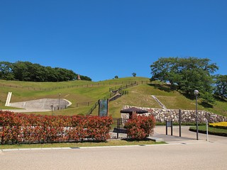 鞍ヶ池公園の若草山